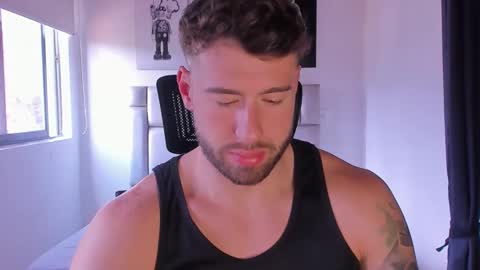 PAUL ROGER online show from March 8, 2025, 5:22 pm