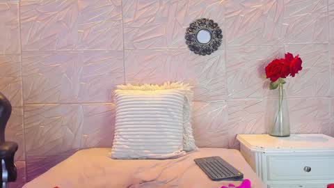 PAULA CRUZ online show from January 24, 2025, 8:32 pm