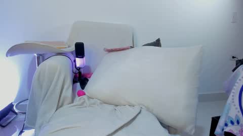 Paula perez - online show from March 7, 2025, 8:13 am