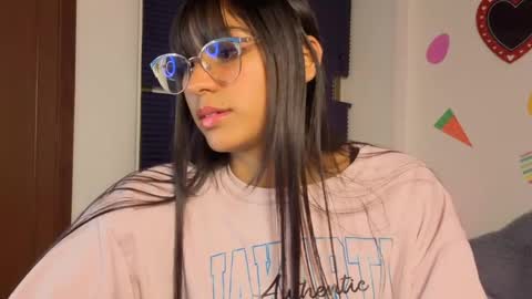 Paula  online show from April 22, 2026, 5:21 am