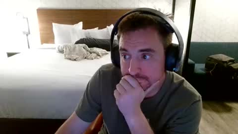 Snapshot of pauldemonte chatting on April 6, 2026, 4:32 am pauldemonte online show from April 6, 2026, 4:32 am