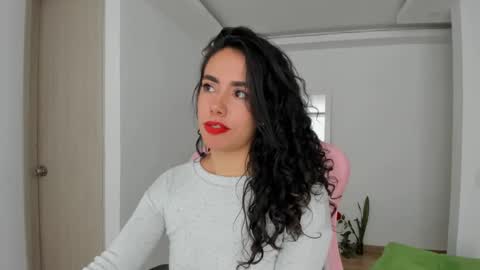 paulina online show from February 14, 2025, 9:53 pm