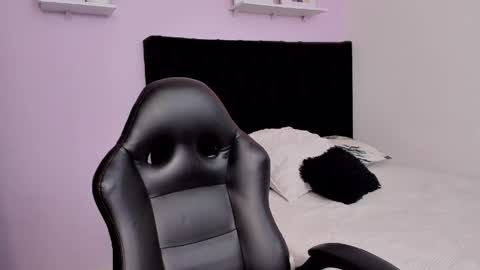 PAULINA  online show from March 27, 2026, 9:03 pm