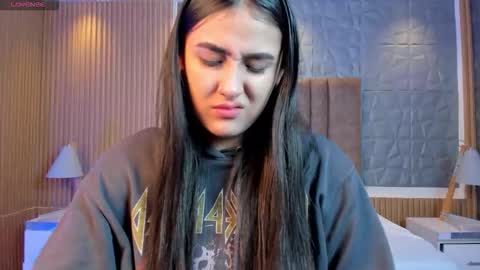 Paulina  online show from December 21, 2025, 11:50 am