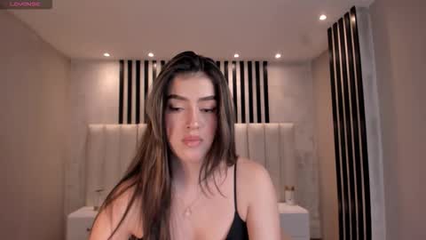 Paulina Santos  online show from January 14, 2026, 8:58 pm