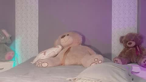 paulina online show from December 13, 2025, 7:53 pm