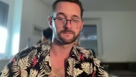 love bush online show from September 8, 2025, 4:39 pm