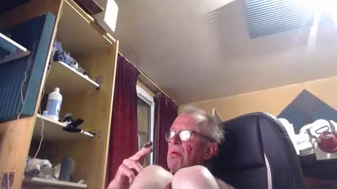 pc8474408 online show from September 24, 2025, 4:05 am