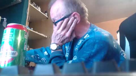 Snapshot of pc8474408 chatting on March 2, 2026, 6:04 pm pc8474408 online show from March 2, 2026, 6:04 pm