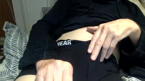 pea23 online show from November 7, 2025, 5:35 pm