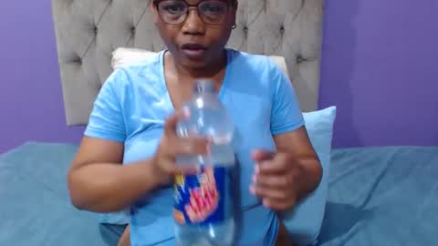 Snapshot of peachassxx chatting on May 19, 2026, 5:36 am peachy online show from May 19, 2026, 5:36 am