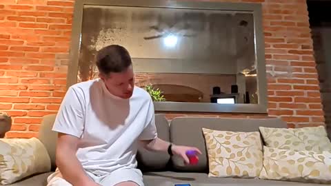 peachespunkins online show from November 11, 2025, 1:16 am