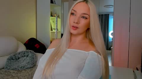 peachju1cy online show from September 26, 2025, 5:33 am