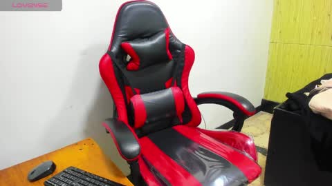 Peachy   online show from April 5, 2026, 4:42 am