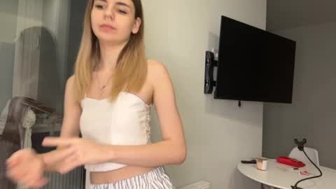 Snapshot of peachy_keens chatting on March 29, 2026, 6:30 pm Peachy online show from March 29, 2026, 6:30 pm