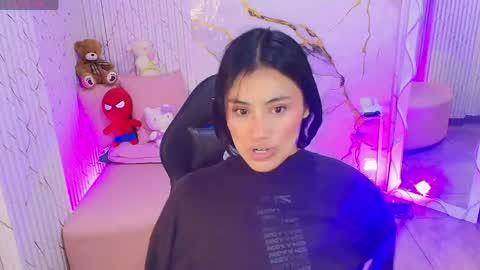 peachy_tay online show from May 17, 2026, 11:17 am