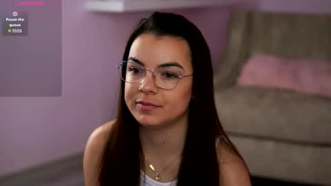 Snapshot of peachyfantasy chatting on February 9, 2026, 4:27 am peachyfantasy online show from February 9, 2026, 4:27 am