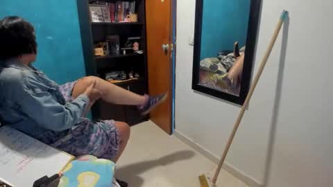 Tangerine Penaut online show from December 15, 2025, 9:19 pm