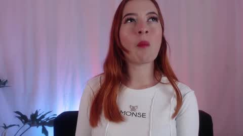 Snapshot of pear__moon chatting on March 6, 2025, 1:48 am LILLY online show from March 6, 2025, 1:48 am