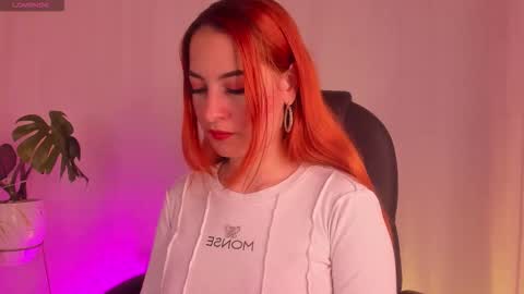 Snapshot of pear__moon chatting on September 19, 2025, 12:34 am LILLY online show from September 19, 2025, 12:34 am