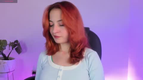 Snapshot of pear__moon chatting on April 12, 2026, 5:23 am LILLY online show from April 12, 2026, 5:23 am