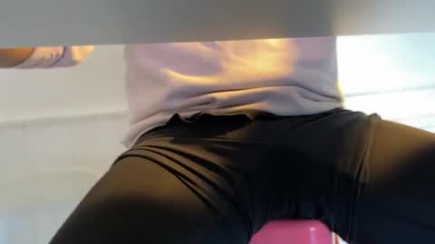 Snapshot of pedroserrano2000 chatting on January 17, 2025, 1:35 pm PedrOO OO online show from January 17, 2025, 1:35 pm