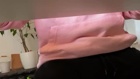 Snapshot of pedroserrano2000 chatting on September 26, 2025, 8:18 am PedrOO OO online show from September 26, 2025, 8:18 am