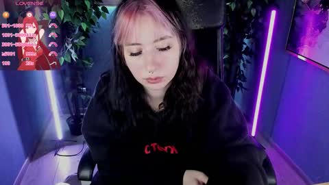 Snapshot of peggymcdean chatting on October 31, 2025, 5:19 am peggymcdean online show from October 31, 2025, 5:19 am