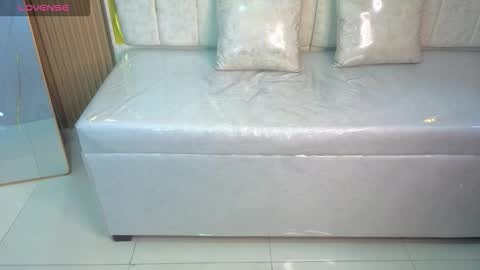 peige_tx online show from November 15, 2025, 3:19 pm