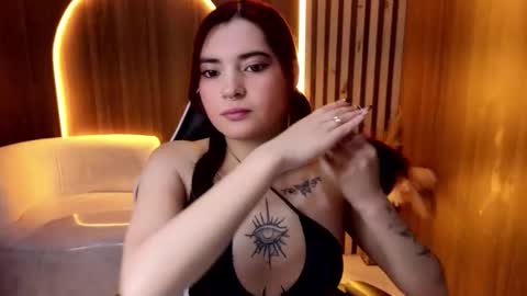 peige_tx online show from December 15, 2025, 1:04 pm