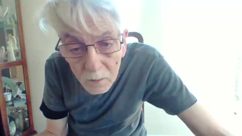 Snapshot of pem1650 chatting on September 24, 2025, 6:22 pm pem1650 online show from September 24, 2025, 6:22 pm