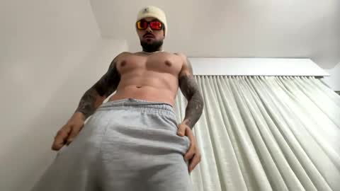 penebunny online show from December 14, 2025, 6:41 am