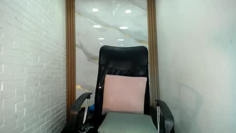 Penelopee Rouse online show from October 1, 2025, 7:42 pm