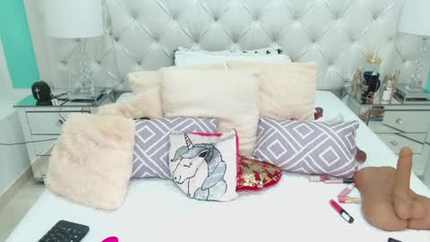 Penelope Laurent online show from January 23, 2025, 3:32 pm