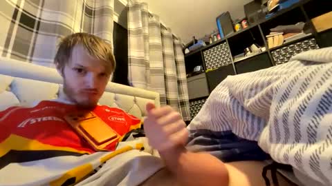 Snapshot of penguin666778 chatting on February 8, 2026, 11:41 pm Penguin online show from February 8, 2026, 11:41 pm