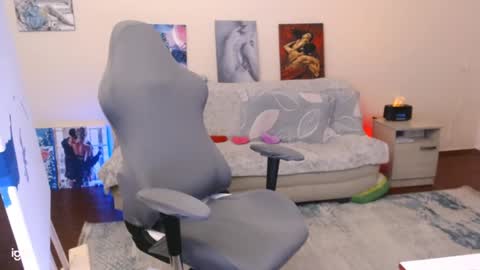 Snapshot of pepper_corn chatting on December 13, 2024, 3:32 pm Olga and Kirill online show from December 13, 2024, 3:32 pm