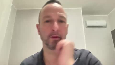 peppinslosqualo online show from April 5, 2026, 2:09 am