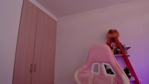 Sarah Ana Banana online show from December 6, 2024, 10:19 pm