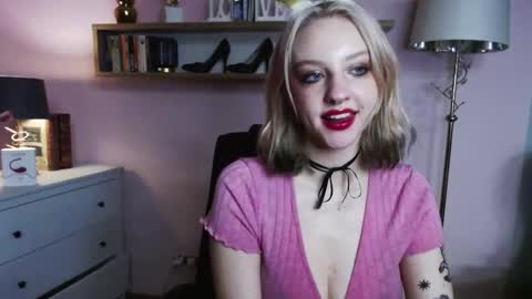 Madeline online show from December 23, 2024, 7:20 pm