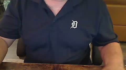 perfecto1957 online show from December 9, 2024, 3:33 pm