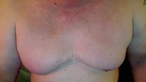 perfecto1957 online show from February 18, 2025, 5:53 pm