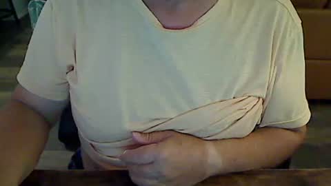 perfecto1957 online show from December 15, 2025, 2:21 pm