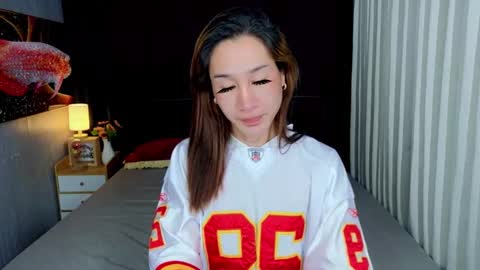 Chloe online show from November 6, 2025, 2:45 am