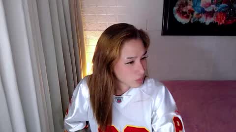 Chloe online show from December 1, 2025, 6:51 am