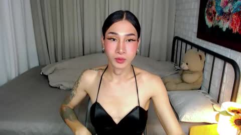 Chloe online show from December 23, 2025, 1:25 am