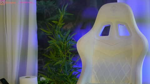 Dee online show from January 25, 2025, 9:36 am