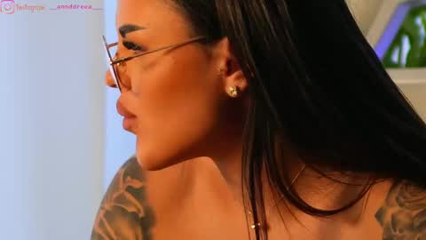 Dee online show from February 24, 2025, 12:48 pm