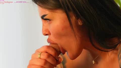 Dee online show from February 26, 2025, 1:19 pm