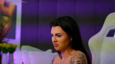 Dee online show from December 19, 2025, 5:09 pm