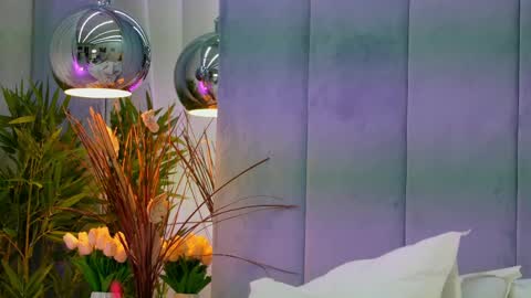 Dee online show from April 29, 2026, 1:37 pm